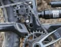 Die Idler-Umlenkrolle eliminiert den Pedalrückschlag und ermöglicht ein Feintuning des Antisquats.