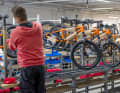 Mit der geplanten Verlagerung der Produktion ins europäische Ausland sollen 83 Mitarbeitende in der Oberpfalz ihren Job verlieren.