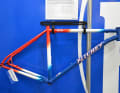 50 Jahre Ritchey – das feiert man am besten mit einem Jubiläumsrahmen Modell Ultra und Retro-Lackierung.