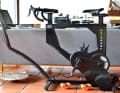 Das Truebike ist sozusagen der Indoor Trainer all inclusive. Er ist Smarttrainer, mit Fahrrad und Monitor in einem.