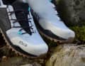 Wasserdicht sind sie dank Goretex Membran. Noch perlt das Wasser sogar auf den Schuhen ab.