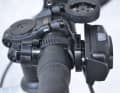 Sie sitzt auf dem gleichen Halter wie die große Ledlenser. Dieser muss aber gesondert gekauft werden für 13 Euro.