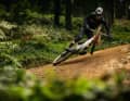 Gemacht für radikale Manöver: Die Geometrie des Commencal T.E.M.P.O. Power verspricht einen hohen Spieltrieb.