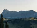 Ja, die Rampen tun weh, aber die Dolomitenkulisse belohnt, wo sie nur kann. Vor allem in der frühen Morgenstunde.