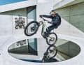 "Der Unterschied zwischen MTB und E-MTB ist gar nicht so groß. Das Gewicht spielt gar keine so große Rolle. Denn zusätzlich zu meiner eigenen Kraft kann ich mit der Power des Motors arbeiten."