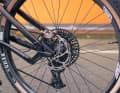 Die VHP-Rahmenplattform ist mit unterschiedlich langen Ausfallenden erhältlich. So lässt sich das Fahrverhalten beeinflussen und das Bike kann mit einem 27,5- oder 29-Zoll-Hinterrad gefahren werden.