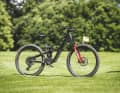 Das schlanke Sresh SL ist das erste Light-E-MTB von Propain.