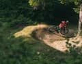 Kurven kann das YT Tues gut! Wer´s noch quirliger mag, kann das Bike auch mit einem kleineren 27,5-Zoll-Hinterrad fahren.