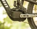 Hier versteckt sich Srams Eagle Powertrain, die Hardware des Motors stammt von Broses Drive SMag.