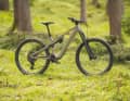 Das File Plus ist das erste Light-Fully von Rose. Mit Vollcarbon-Rahmen bringt es 20,5 Kilo auf die Waage. Wir testen das günstigste Modell für 5999 Euro.