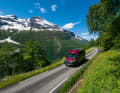 Vorteile der Campervans in der "Sprinterklasse": Sie lassen auch auf kleinen Straßen deutlich stressfreier bewegen.