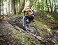In extremen Uphills muss man das Neuron:On AL aktiv zähmen. Doch grundsätzlich klettert das Bike angenehm unkompliziert und komfortabel.