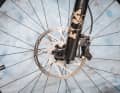 Sram Code RSC mit 200er-Bremsscheiben.