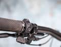 Unauffällig schlank und knackig in der Bedienung: Der Remote-Hebel für die Motorsteuerung am Specialized Levo SL.