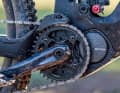 FLOP: Übersetzung - Wer mit wenig Motor-Power und kleinerem Akku lange Touren fahren möchte, ist auf eine passende Übersetzung angewiesen. Storck verbaut ein 38er-Kettenblatt und eine kleine Kassette. Viel zu dick! Für Berg-Touren machen 32er-Kettenblätter Sinn.
