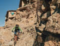 Zimmer mit Aussicht – ver winkelte Trails in den Bergdörfern laden zum Spielen mit dem Bike ein.