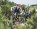 Zwei Abfahrtsspezialisten im Trail-Einsatz: Mit Simplon und Cube kann man bergab das Gas stehen lassen.