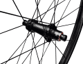 Das Hinterrad kommt mit der neuen Innerdrive-Nabe und 27 mm Felgenweite