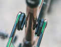 Schön vielseitig:  Die Bikes von Trek, Meri­da und Raaw bieten die Möglichkeit, via Flipchip die Geometrie zu verändern. Im Fall von Merida ist dadurch sogar der Umbau auf ein kleineres 27,5-Zoll-Hinterrad möglich.