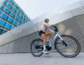 Cannondales neues Urban E-Bike FlyingV kommt mit Vollcarbon-Rahmen.