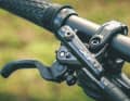 „Die XT ist bissig. Die Hebel stelle ich weit raus, wegen meiner langen Finger. Der Winkel der Bremshebel ist eher steil, rein aus Gewohnheit und wegen meiner BMX-Vergangenheit.“