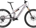 Canyon Neuron:On Fly LTD  I  7999 Euro: Oberhalb unseres Testbikes CF9 gibt es noch das LTD. XX Transmission, ein Fox-Fahrwerk mit 34 Factory und Float Factory Dämpfer sowie High-End Carbon-Laufräder von Reynolds lassen kaum Wünsche offen. Der Preis bleibt trotzdem bodenständig.