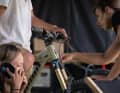 Nach der Eröffnung geht der Sprint um die Test-Bikes von Pivot, Propain und Scott los. Jede Teilnehmerin bekommt direkt ein optimales Setup. Schließlich bekommen die Federwege am Molvenosee jede Menge zu tun.