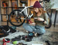 So gründlich, wie das passende Bike oder Werkzeug gewählt wird, sollte es auch bei Versicherungen laufen – mit Recherche und Vergleichen.