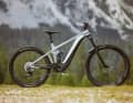 Rassiges Enduro mit starkem Fahrwerk und überragenden Uphill-Eigenschaften.
