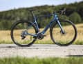 Das Defy Advanced E+ Elite 2 ab 6499 Euro ist das Einstiegsmodell in Giants edle E-Rennrad-Palette.