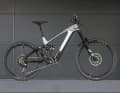 Giant Reign Advanced E+ 1 // Syncdrive Pro 3 // 560 Wh // 180/170 mm // 29/27,5 Zoll // 23,3 kg // 7999 Euro
