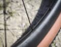 Für knapp 4500 Euro liefert Marin das Headlands mit Carbonfelgen aus. Laufradgewicht und -beschleunigung liegen im guten Mittelfeld der Gravelbike-Testgruppe.