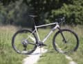 BIKE hat das Santa Cruz Stigmata in der günstigsten Komplettbike-Variante mit Federgabel getestet. Das Santa Cruz Stigmata Rival 1x Rudy AXS kostet 5299 Euro.