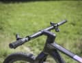 Der gerade Lenker beschert dem Scott Scale Gravel ein direktes Lenkverhalten. Aber ist das überhaupt ein Gravelbike?