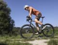 Das Radon Tigard rollt mit Titanrahmen in unseren Gravelbike-Test.