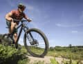 Grip am Mountainbike schlägt Grip am Gravelbike. Doch wie sieht es mit Rollwiderstand und Beschleunigung aus?
