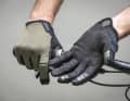 Die DND Gloves sind die Klassiker im Giro-Sortiment und sollen Trailbiker Schutz und ein perfektes Griffgefühl bieten