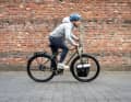Schnelltransport: Der perfekt passende Lowrider und die cleveren Cube-Taschen kosten das Rad selbst beladen kaum etwas von seiner Dynamik.