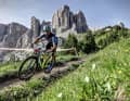 Die Dolomiten bieten eine grandiose Kulisse für großartige Marathon-Rennen. Den Sella Rona Hero zählt beispielsweise Ausdauer-Profi Alban Lakata zu seinen Favoriten.