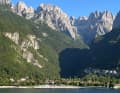 Am Ufer des Molvenosees zu Füßen der Brenta Dolomiten hat das BIKE Women Camp auch 2025 seine Zelte aufgeschlagen.