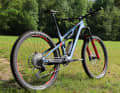 Mit 140, beziehungsweise 150 Millimetern Federweg positioniert sich das Merida One Forty 6000 als All Mountain Bike.