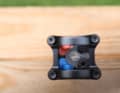 Lässt tief blicken: Im Innern des Redshift Shockstop Vorbaus verbirgt sich ein simples System mit eingekeilten Elastomeren.