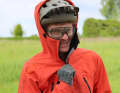 Die Leatt MTB HydraDri 5.0 Regenjacke soll immer dann zum Einsatz kommen, wenn es auf dem Trail richtig ungemütlich wird.