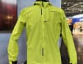 Goretex bringt unter seiner Marke Gorewear eine Lauf- etwas später eine Bikejacke - heraus, die mit der recht neuen PFC-freien Membran ausgestattet ist.