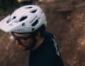 Der Dissent: für den Enduro-Einsatz. Dissent heißt Widerspruch. Gegen was will der Helm widersprechen? Hoffentlich dem Kopfweh nach Sturz.