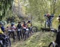 Oliver Sonntag macht’s vor, die Jugend macht’s nach. Im Jugendcamp hatten die Teilnehmer die Chance beim selben Fahrtechniktrainer zu trainieren, wie die Profis des Ghost Factory Racing Teams.