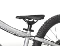 Eltern tun vor dem Kauf eines Kinder-Bikes gut daran zu prüfen, wie weit sich der Sattel absenken lässt, ohne mit dem Hinterrad zu kollidieren. An diesem Scott Scale RC 400 Kinder-Hardtail ist genügend Platz.