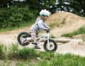 Dank der Hinterradbremse ist das Dirt Hero ein Laufrad mit Vollausstattung.