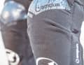 Das Cordura-Gewebe schützt vor Abnutzung, verhängt sich aber mehr im Boden, als darüber zu gleiten