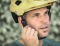 Dank elektronischer Intercom-Geräte können Mountainbiker allzeit mit Anderen vernetzt bleiben.